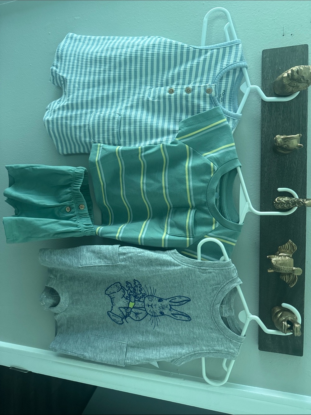 3-6m nwt 2 sleeveless rompers, 1 t-shirt shorts set